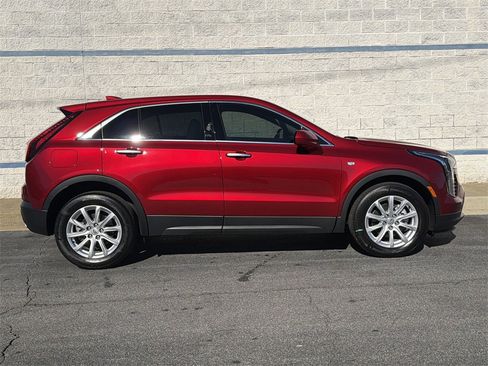 Certified 2023 Cadillac XT4 Luxury image 5