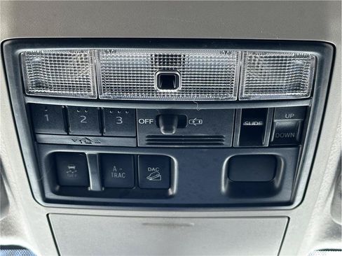 Used 2017 Toyota 4Runner SR5 Premium AWD/4WD image 29