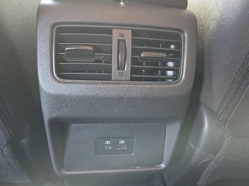 Used 2023 Nissan Rogue SV AWD/4WD image 22