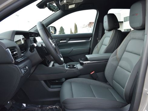 New 2026 GMC Terrain AT4 w/ Convenience Package III image 17