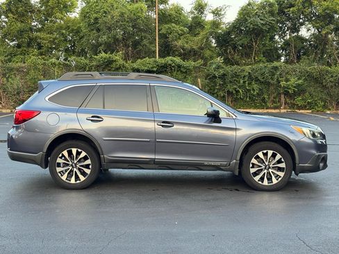 Used 2016 Subaru Outback 2.5i Limited AWD/4WD image 8