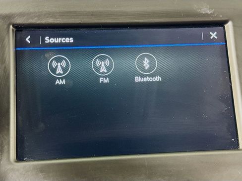 Used 2019 Chevrolet Equinox LS w/ LS Convenience Package image 19