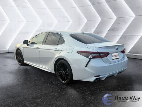 Used 2023 Toyota Camry XSE image 3