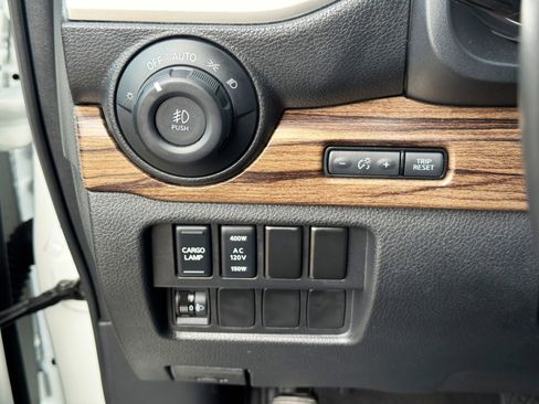 Used 2020 Nissan Titan SL w/ Protection Package 1 AWD/4WD image 17