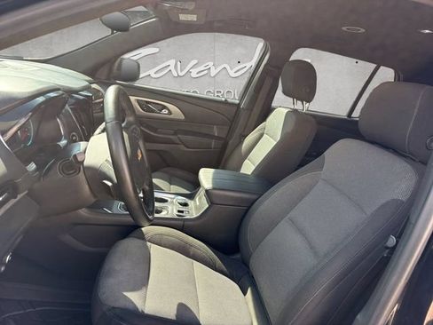 Used 2023 Chevrolet Traverse LT FWD image 19