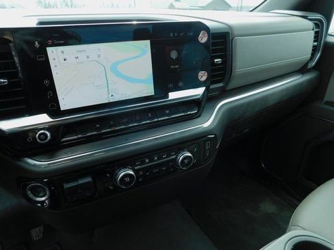 Used 2025 GMC Sierra 1500 SLT image 33