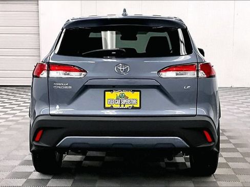 Used 2024 Toyota Corolla Cross LE FWD image 5