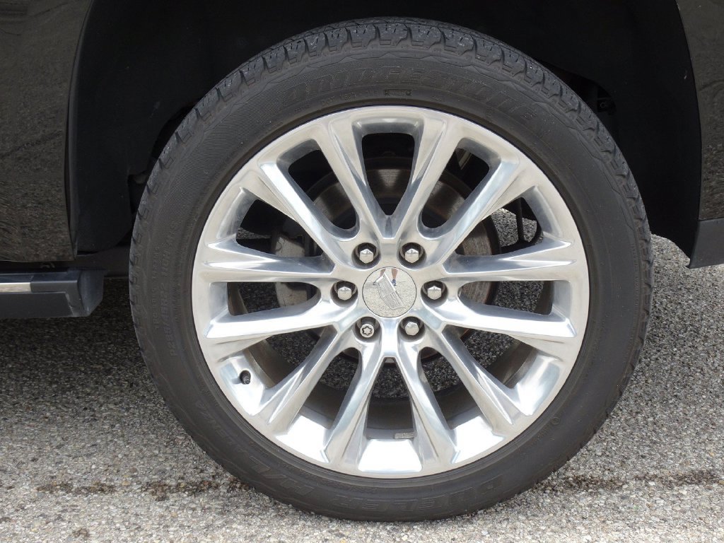 Used 2018 Cadillac Escalade Premium Luxury RWD image 25