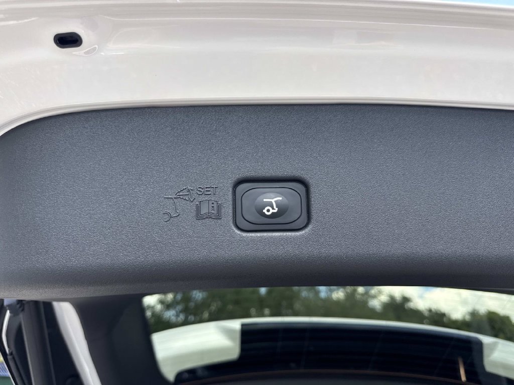 New 2026 Lincoln Nautilus Premier w/ Equipment Group 102A AWD/4WD image 12