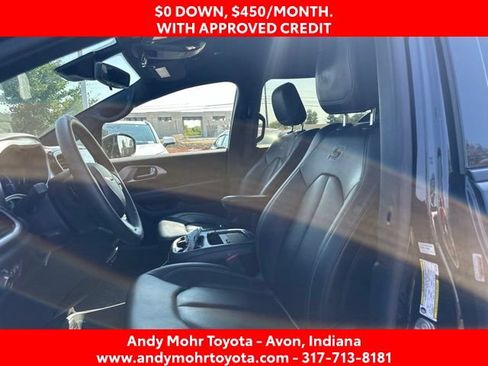 Used 2024 Chrysler Pacifica Limited FWD image 10