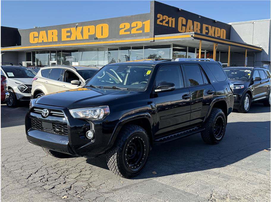 Used 2023 Toyota 4Runner SR5 Premium w/ Moonroof Package AWD/4WD image 1