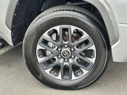 Used 2024 Toyota Tundra Limited AWD/4WD image 10