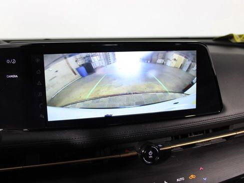 Used 2023 Nissan Ariya AWD image 29