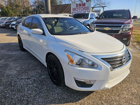 Used 2014 Nissan Altima 2.5 S w/ Sport Value Package image 8