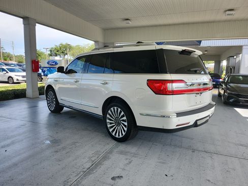 Used 2019 Lincoln Navigator Reserve AWD/4WD image 3