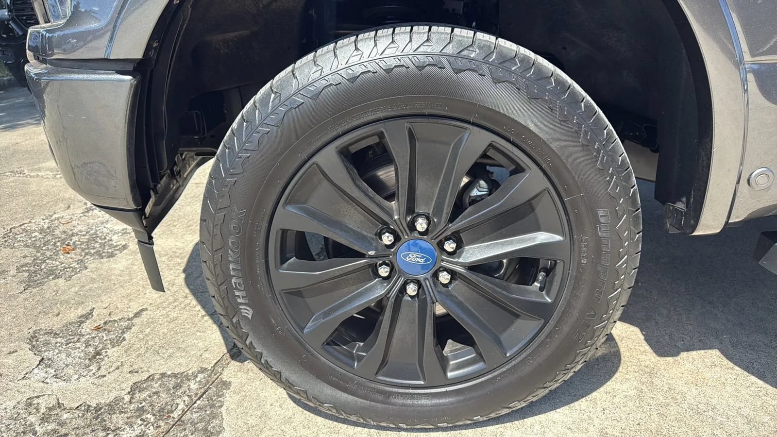 Used 2019 Ford F150 Lariat w/ Equipment Group 502A Luxury AWD/4WD image 10