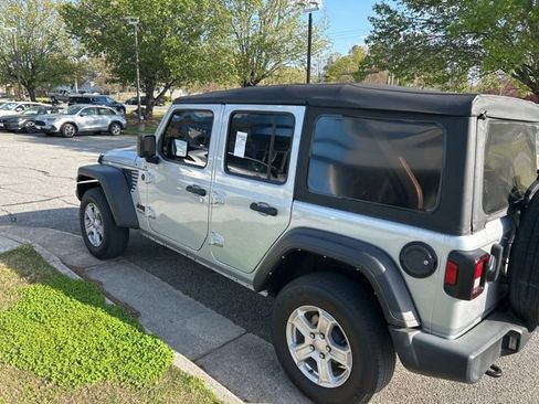Used 2022 Jeep Wrangler Unlimited Sport AWD/4WD image 5