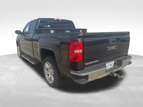 Used 2017 GMC Sierra 1500 SLE w/ SLE Value Package RWD image 4