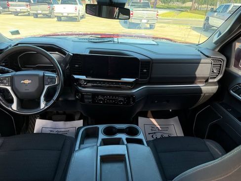 Used 2022 Chevrolet Silverado 1500 LT AWD/4WD image 13