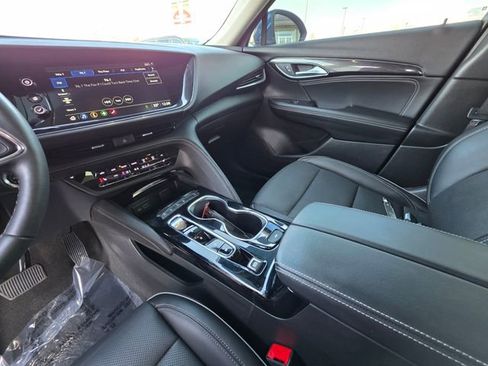 Used 2023 Buick Envision Essence image 22