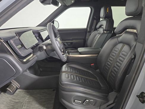 Used 2024 Rivian R1S Adventure AWD/4WD image 20