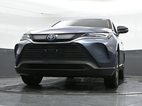 Used 2022 Toyota Venza LE AWD/4WD image 40