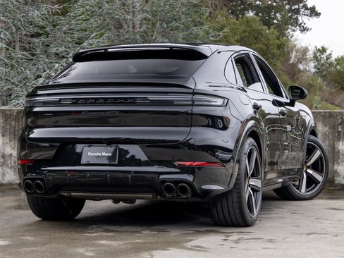 New 2025 Porsche Cayenne GTS image 11