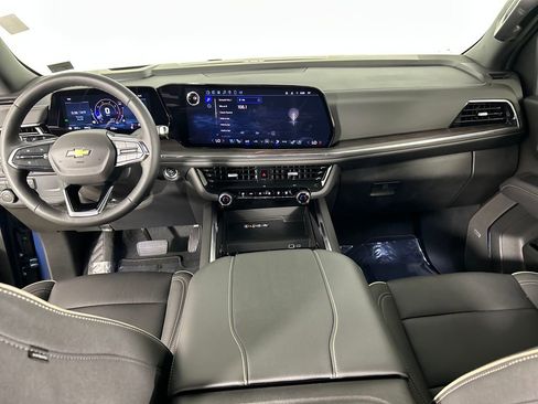 Used 2025 Chevrolet Suburban Premier AWD/4WD image 20