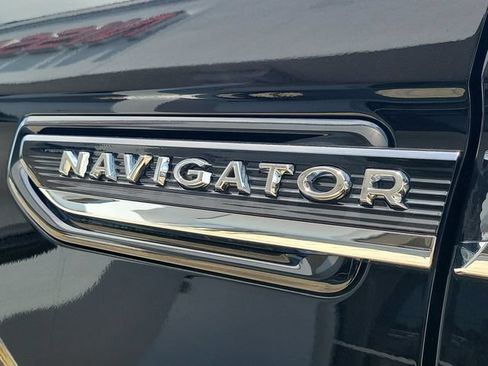 Used 2024 Lincoln Navigator L Reserve AWD/4WD image 10
