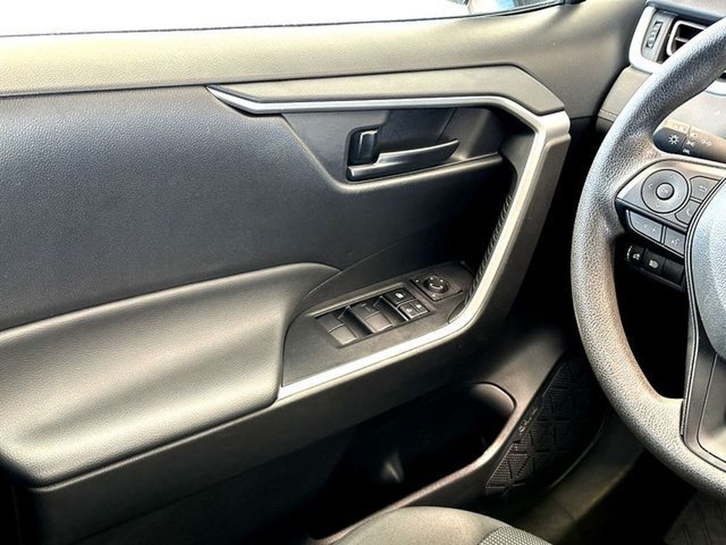Certified 2025 Toyota RAV4 LE FWD image 25