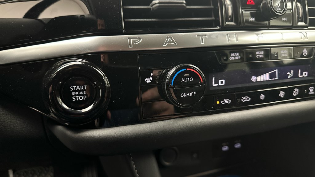 New 2026 Nissan Pathfinder SL AWD/4WD image 18