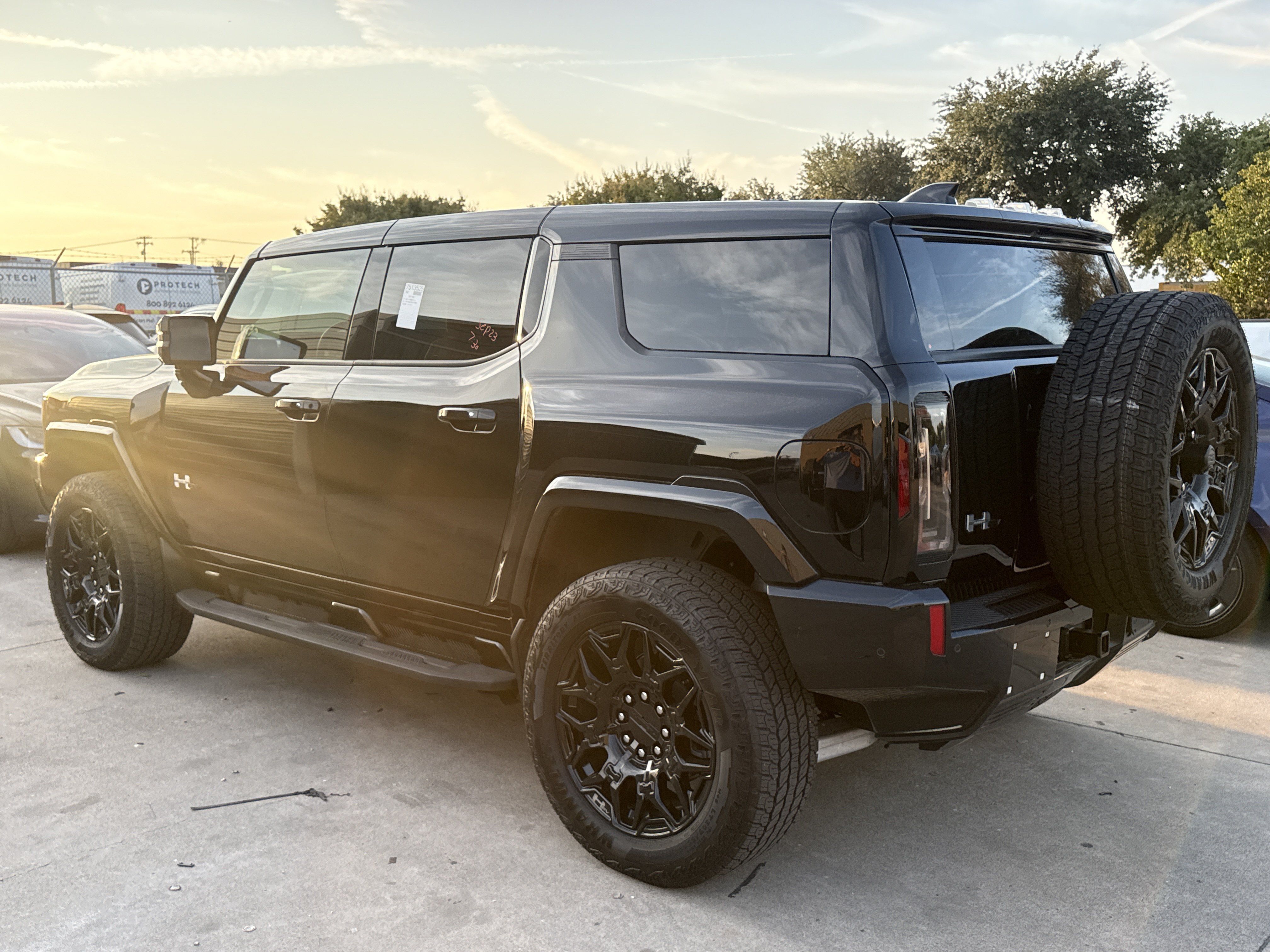 Used 2025 GMC Hummer EV 2X AWD/4WD image 5