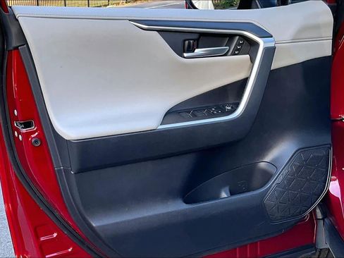 Used 2024 Toyota RAV4 Limited image 22