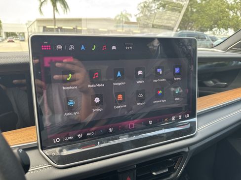New 2026 Volkswagen Tiguan SEL R-Line AWD/4WD image 26