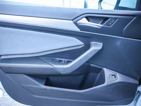 New 2026 Volkswagen Jetta SE image 33