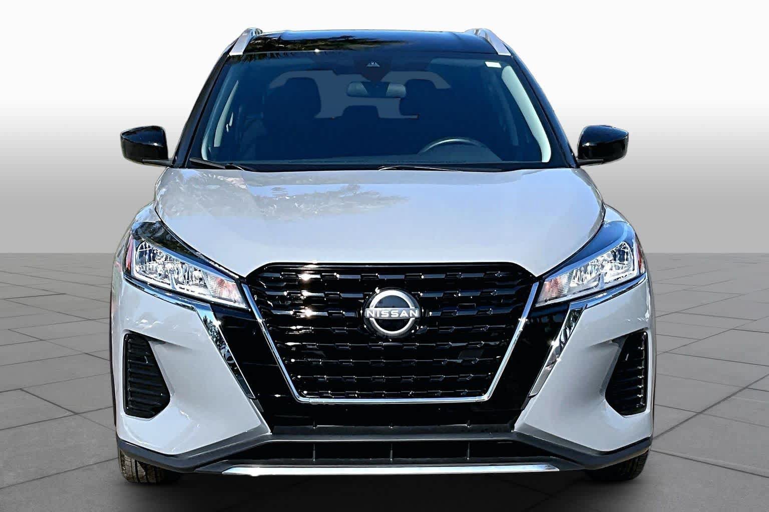 Used 2024 Nissan Kicks SV FWD image 4