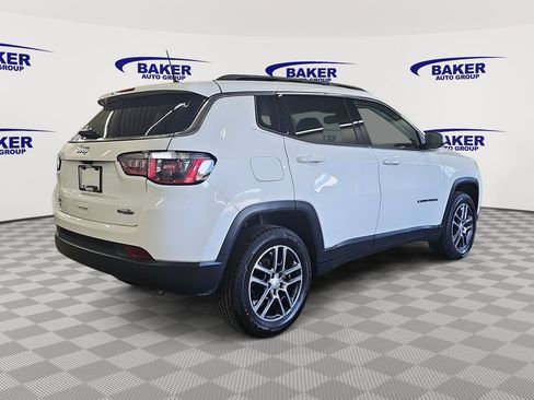 Used 2019 Jeep Compass Latitude w/ Cold Weather Group AWD/4WD image 5