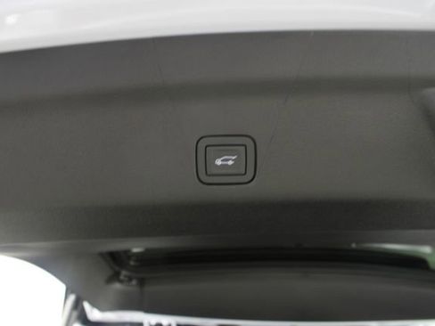 New 2026 Chevrolet Suburban High Country image 26