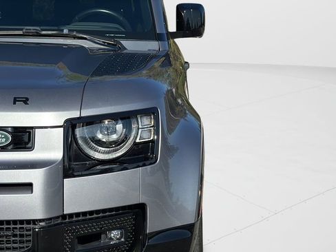 Used 2023 Land Rover Defender 110 X-Dynamic SE image 34