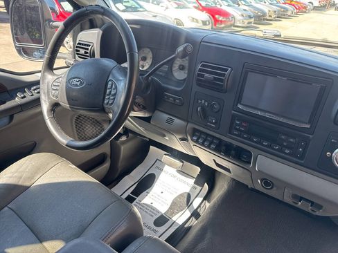 Used 2005 Ford F250 Lariat AWD/4WD image 17