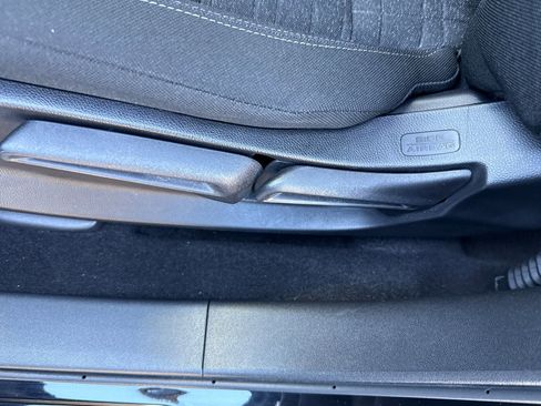 Certified 2023 Honda HR-V LX image 13