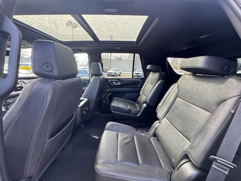 Used 2023 Chevrolet Tahoe Z71 w/ Luxury Package AWD/4WD image 15