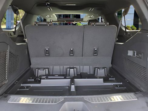 Used 2022 GMC Yukon XL AT4 image 33