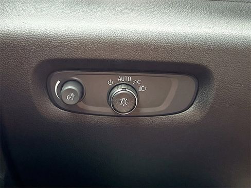 Used 2023 Chevrolet Traverse RS image 10