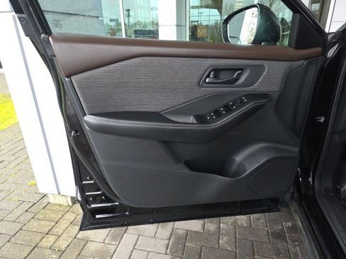 Used 2021 Nissan Rogue S image 18