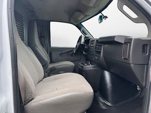Used 2020 Chevrolet Express 2500 w/ Driver Convenience Package image 15