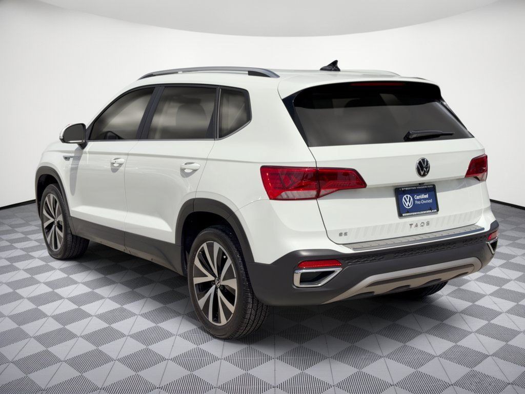 Used 2023 Volkswagen Taos SE FWD image 3