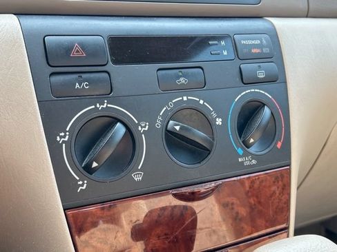 Used 2006 Toyota Corolla LE w/ Audio Value Pkg FWD image 23