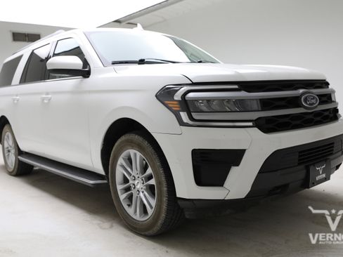 Used 2022 Ford Expedition Max XLT image 7