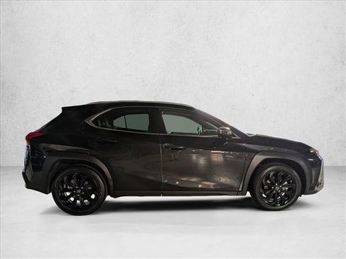 Used 2021 Lexus UX 200 image 4